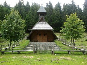 A neat chapel at the foot of the Golte ski resort